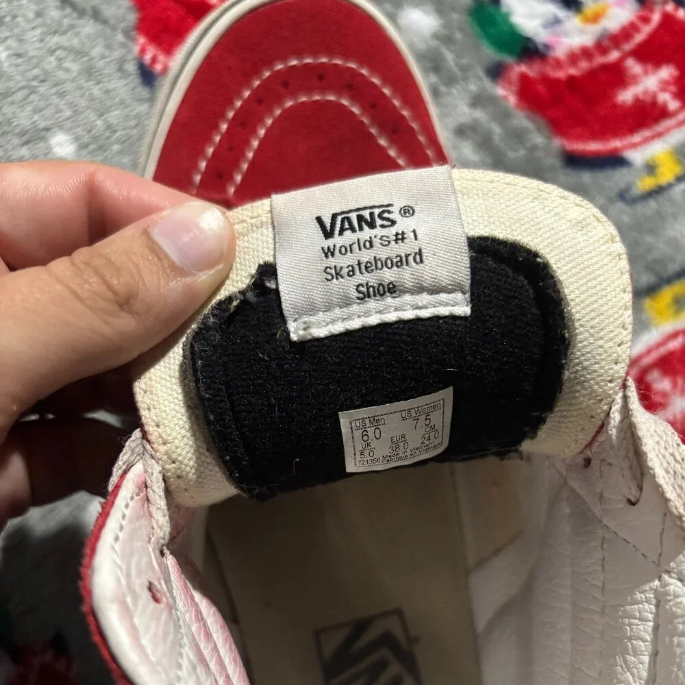 Red high top vans - Picture 2 of 4